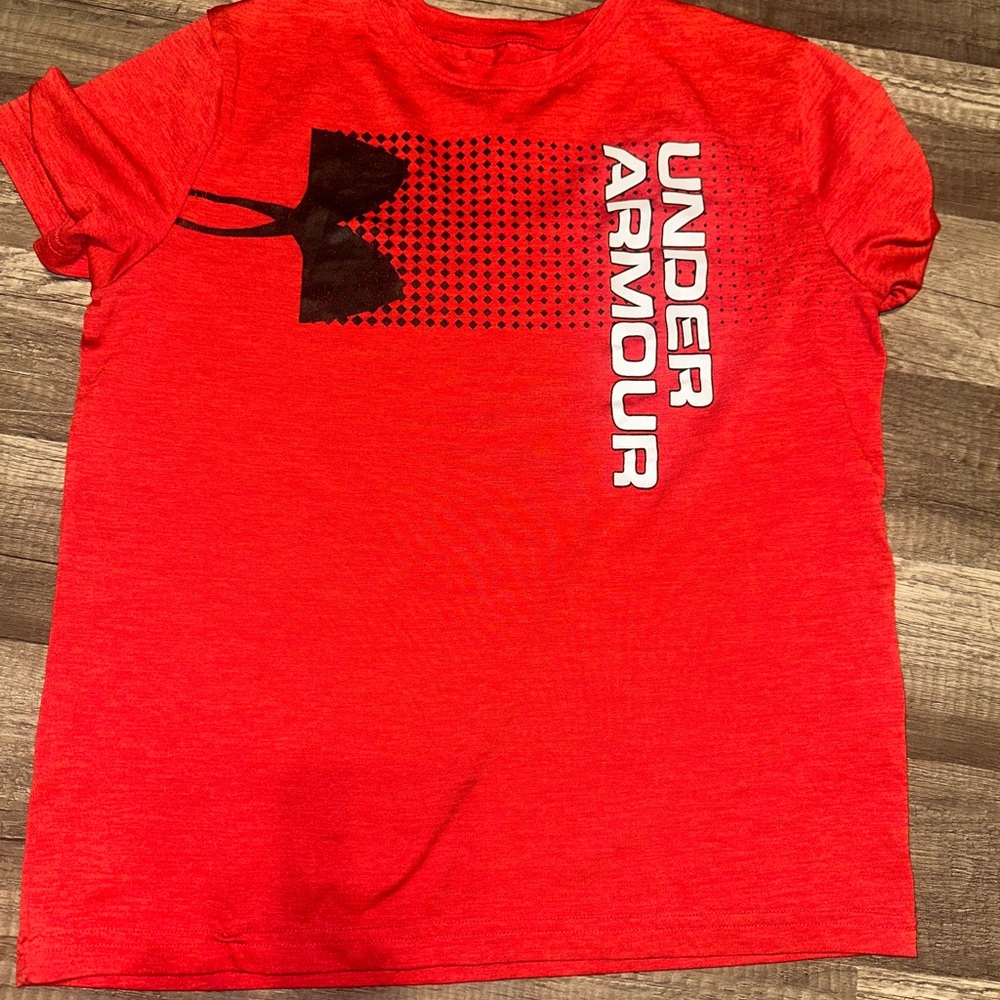 Under Armour Kids Red and Black Graphic Tee